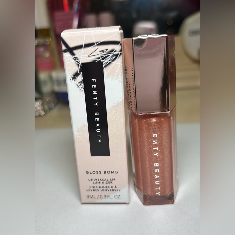 Fenty Beauty By Rihanna Gloss Bomb Universal Lip Luminizer